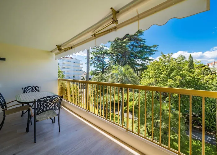 Beautiful With Balcony In Cannes