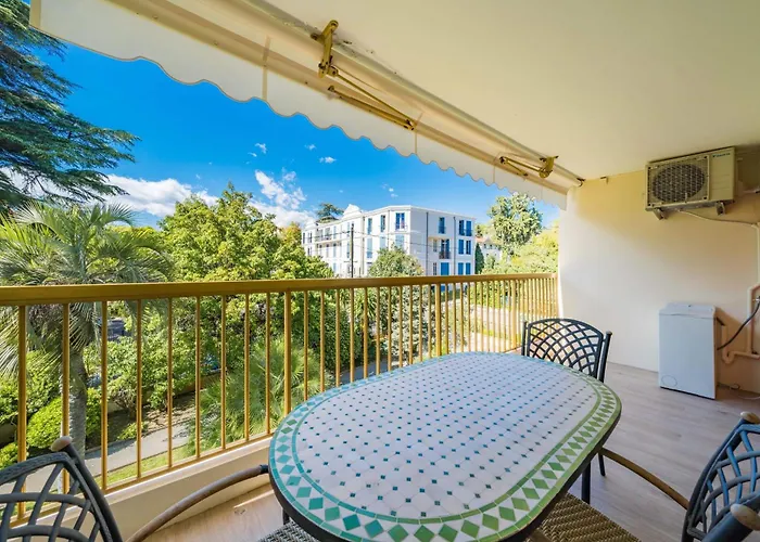 Daire Beautiful With Balcony In